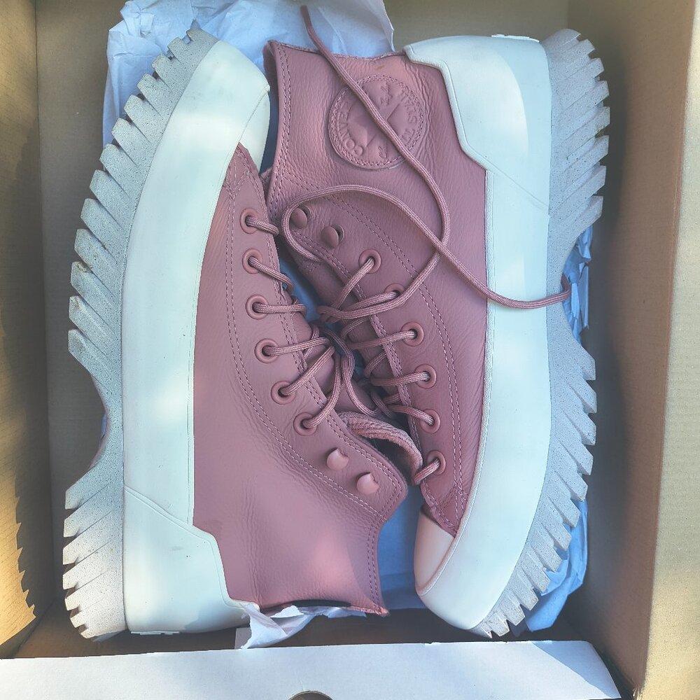 Cute Converse leather high tops